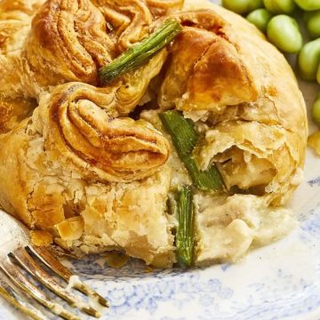 Fieldfare Creamy Chicken & Asparagus Puff Pastry Pie