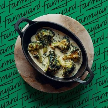 Farmyard Frozen Broccoli & Binham Blue Mornay (Serves 2)