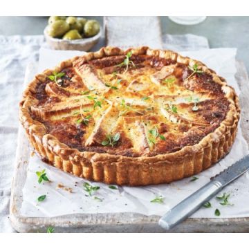 Cook Roasted Pepper and Goat's Cheese Quiche Serves 10-12