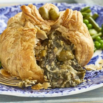 Fieldfare Spinach, Goats' Cheese & Olive Puff Pastry Pie